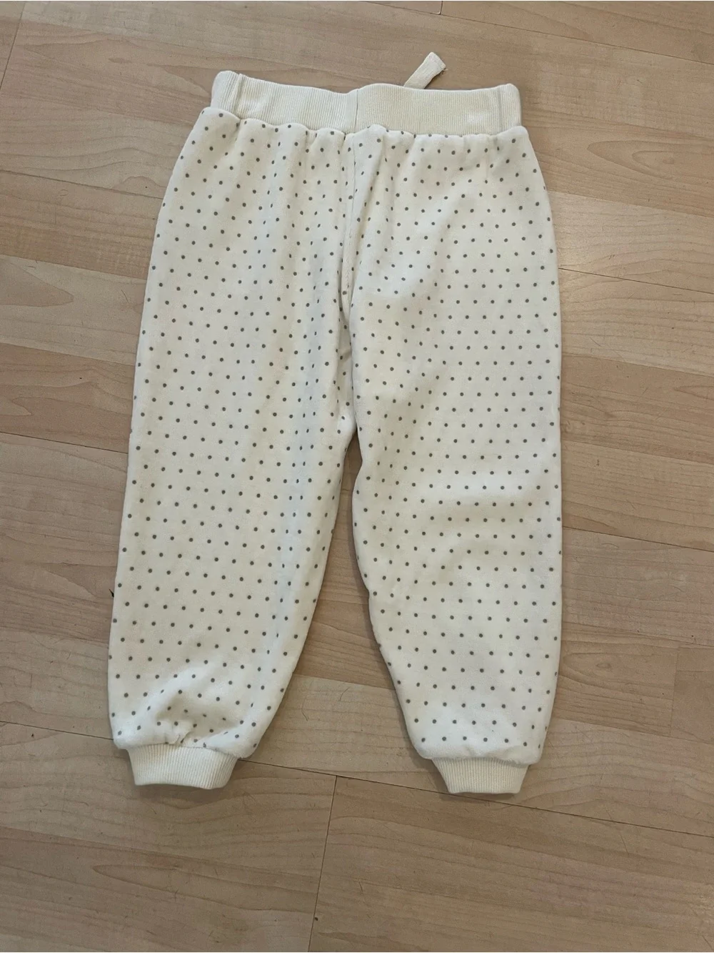 Quincy Mae Cream Polka Dot Kids Pajama Set 2-3T